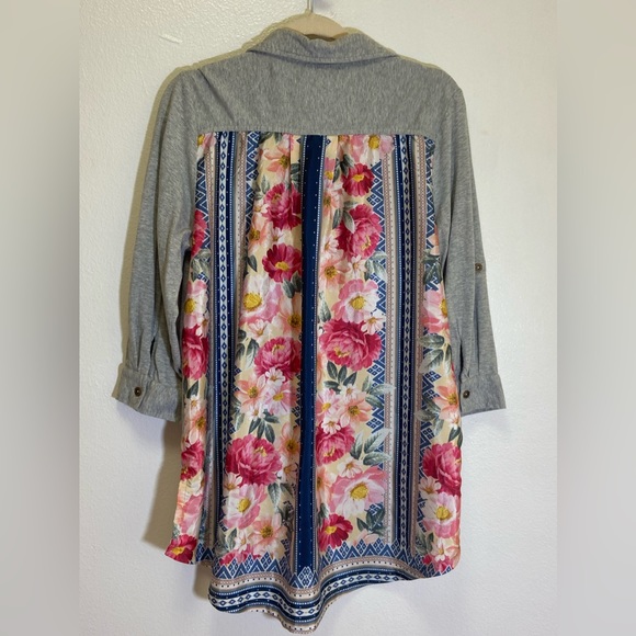 Caite Anthropologie - Embroidered Button Front Shirt - 3/4 sleeve - Picture 2 of 9